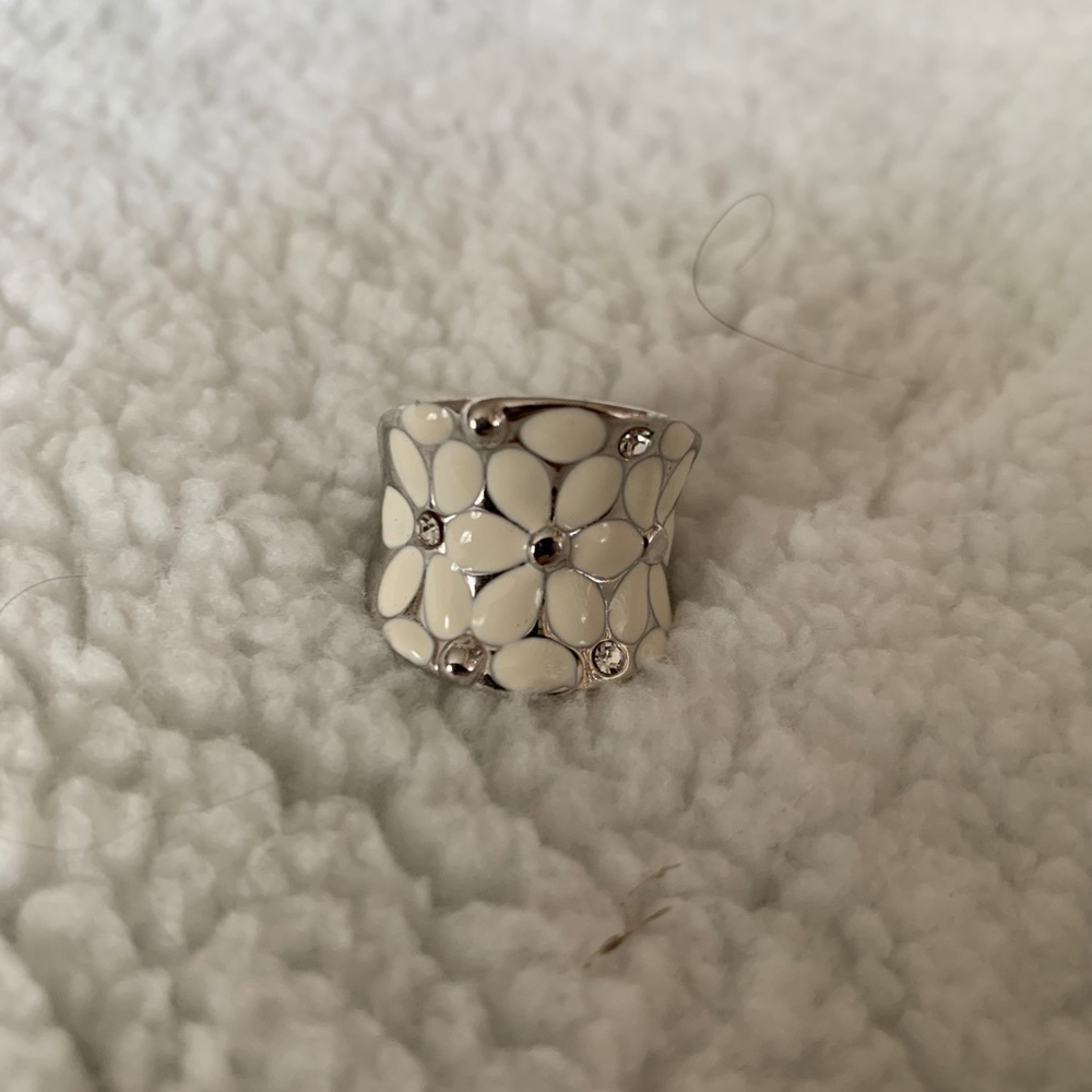 Silver and White Flower Ring